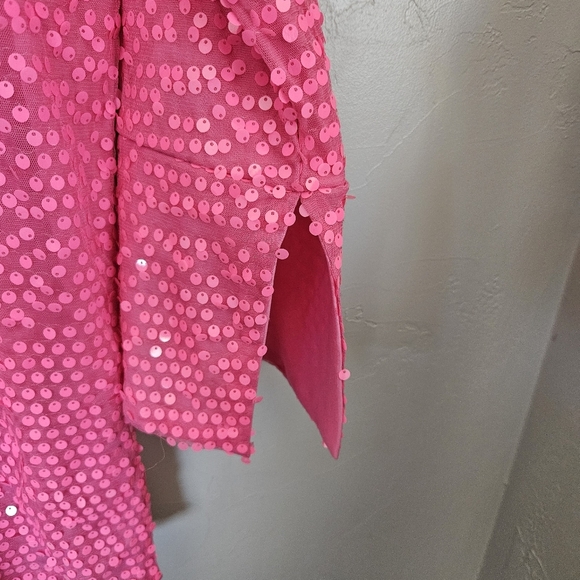 H&M Divided NWT Women's Medium Neon Pink Sequin Top Long Sleeve Button Front - Picture 4 of 7